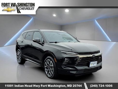 Used 2025 Chevrolet Blazer RS image 2