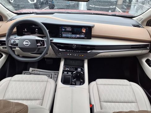 Used 2025 Nissan Murano Platinum w/ Cargo Package image 9