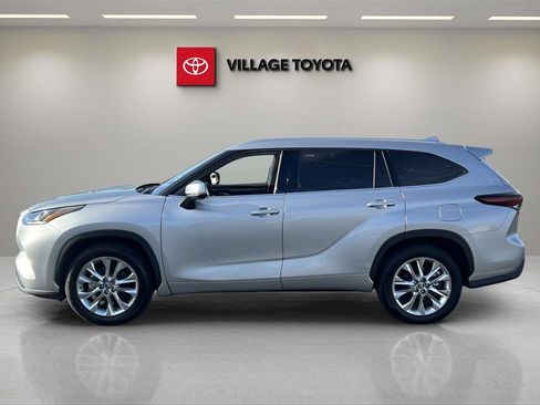 Certified 2025 Toyota Highlander Limited image 2