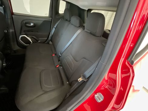 Used 2019 Jeep Renegade Latitude w/ Cold Weather Group AWD/4WD image 22