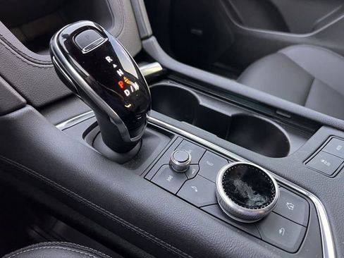 New 2026 Cadillac XT5 Luxury image 17