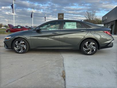 New 2025 Hyundai Elantra Limited