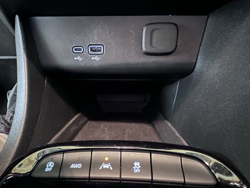 Used 2024 Buick Encore GX Preferred AWD/4WD image 48