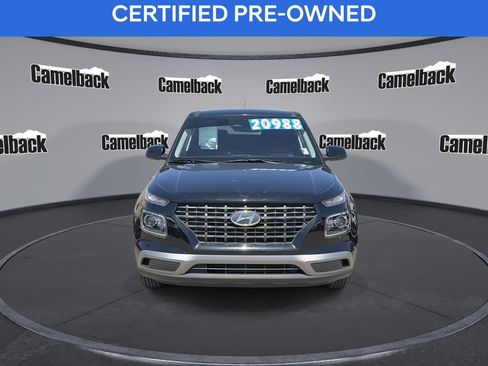 Used 2023 Hyundai Venue SE FWD image 2
