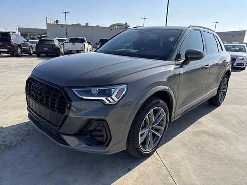 Certified 2025 Audi Q3 2.0T Premium w/ Convenience Package image 3