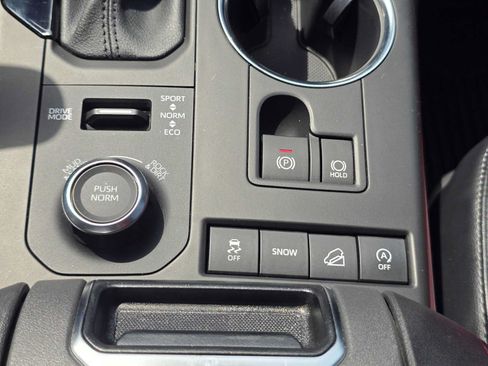 Used 2022 Toyota Highlander XSE AWD/4WD image 26