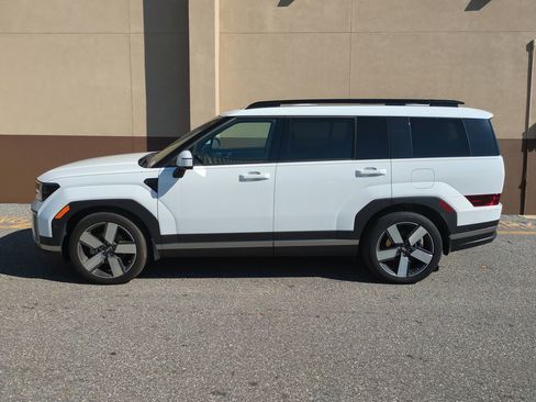 Used 2024 Hyundai Santa Fe Limited image 7