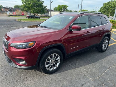 Used 2019 Jeep Cherokee Latitude Plus AWD/4WD image 6
