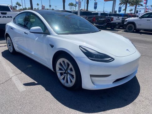 Used 2023 Tesla Model 3 Standard Range RWD image 3