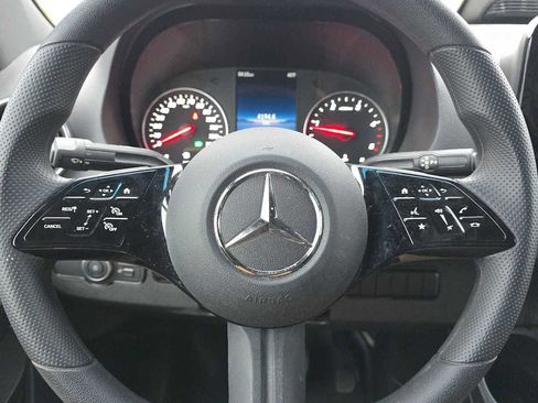 Used 2025 Mercedes-Benz Sprinter 2500 image 31