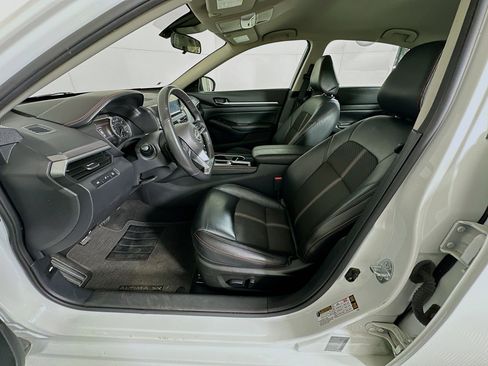 Used 2024 Nissan Altima 2.5 SR image 13