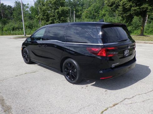 Used 2023 Honda Odyssey Sport image 3