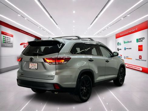 Used 2019 Toyota Highlander SE AWD/4WD image 7