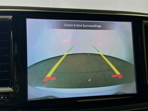 Used 2024 Chrysler Pacifica Limited w/ S Appearance Package image 16