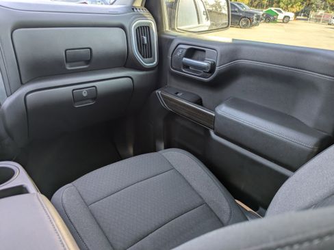 Used 2022 Chevrolet Silverado 1500 LT w/ Bed Protection Package image 9