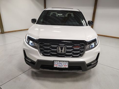 Used 2025 Honda Ridgeline TrailSport image 3