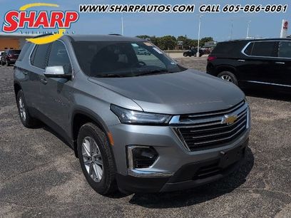 Used 2023 Chevrolet Traverse LT