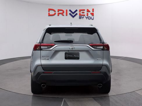 Used 2024 Toyota RAV4 XLE FWD image 4