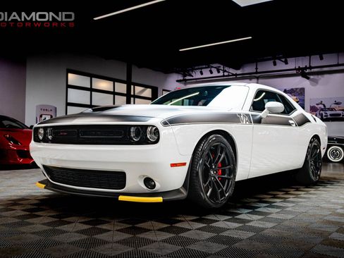 Used 2023 Dodge Challenger R/T w/ T/A Package image 9