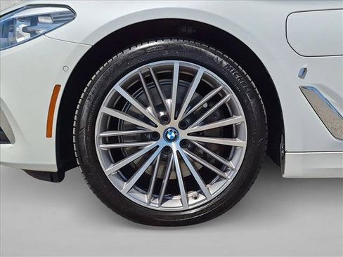 Used 2018 BMW 530e RWD image 25
