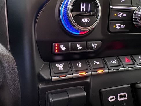 Certified 2023 GMC Sierra 3500 Denali w/ Technology Package image 24