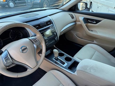 Used 2015 Nissan Altima 2.5 SV w/ Convenience Package image 7