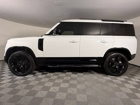 Used 2026 Land Rover Defender 110 X-Dynamic SE AWD/4WD image 3