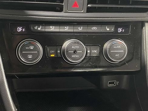Used 2019 Volkswagen Jetta R-Line w/ R-Line Cold Weather Package FWD image 30