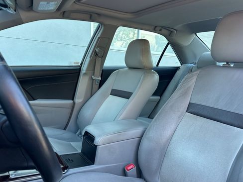 Used 2013 Toyota Camry XLE w/ Leather Pkg FWD image 25