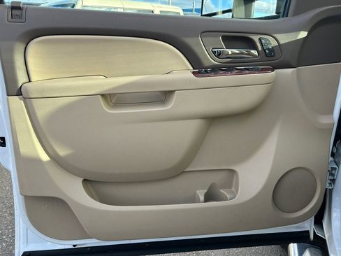 Used 2011 GMC Sierra 3500 SLT w/ SLT Convenience Package image 22