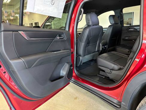 New 2026 GMC Acadia Elevation AWD/4WD image 17