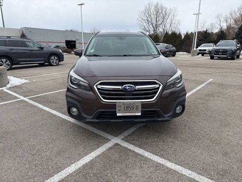 Used 2019 Subaru Outback 3.6R Touring image 2