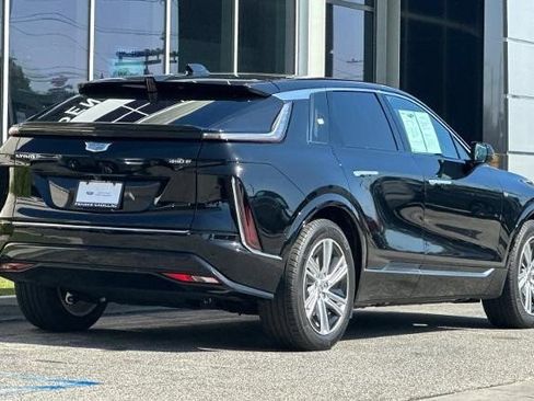 Certified 2024 Cadillac Lyriq Tech w/ Driver Assist Package RWD image 4