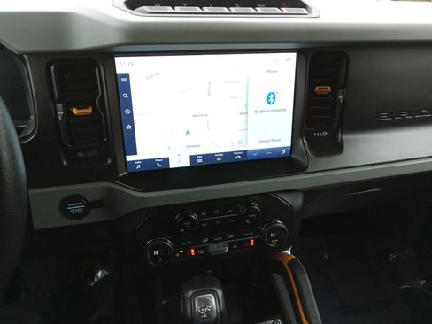 Used 2021 Ford Bronco Badlands image 17