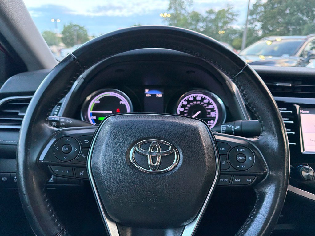 Used 2020 Toyota Camry SE FWD image 24