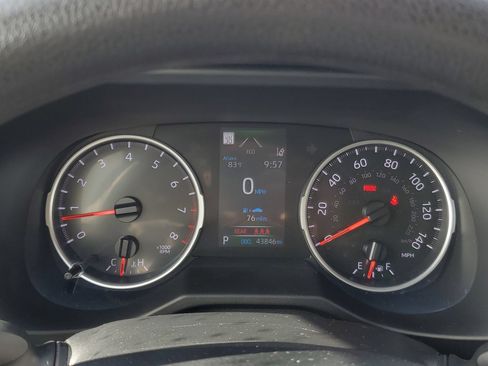 Used 2022 Toyota RAV4 LE FWD image 23