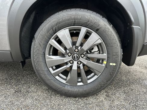 New 2025 Nissan Pathfinder SV w/ SV Premium Package image 21