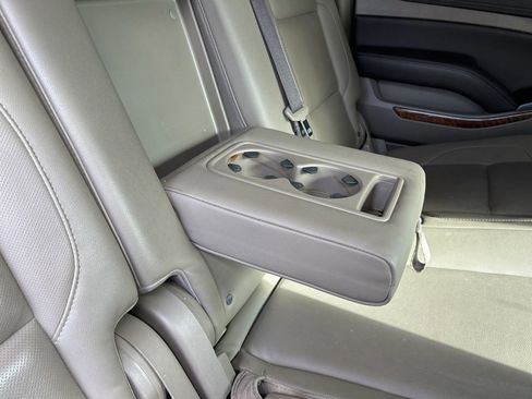 Used 2020 Chevrolet Suburban Premier image 50
