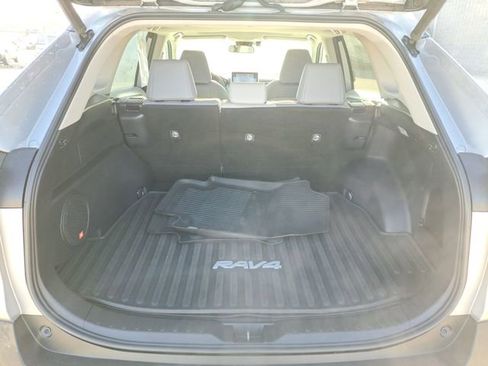 Used 2021 Toyota RAV4 XLE Premium image 28