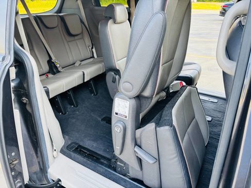 Used 2016 Kia Sedona LX w/ LX Essentials Premium Package image 26