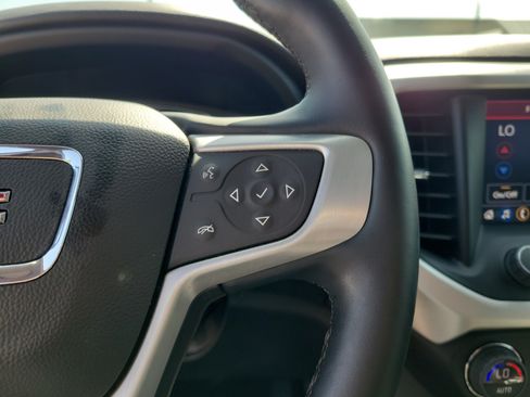 Used 2023 GMC Acadia SLT w/ Preferred Package FWD image 23