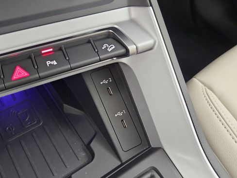 Certified 2025 Audi Q3 2.0T Premium Plus w/ Premium Plus Package image 35