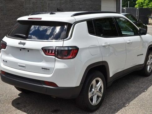 Used 2024 Jeep Compass Latitude AWD/4WD image 8