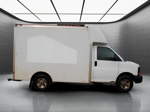 Used 2014 GMC Savana 3500 image 4