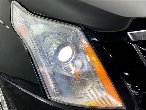 Used 2015 Cadillac SRX Performance w/ Driver Awareness Package AWD/4WD image 32