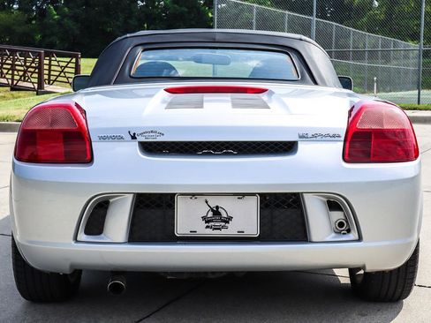 Used 2003 Toyota MR2 RWD image 11