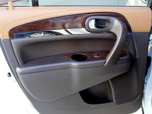 Used 2015 Buick Enclave Leather image 12