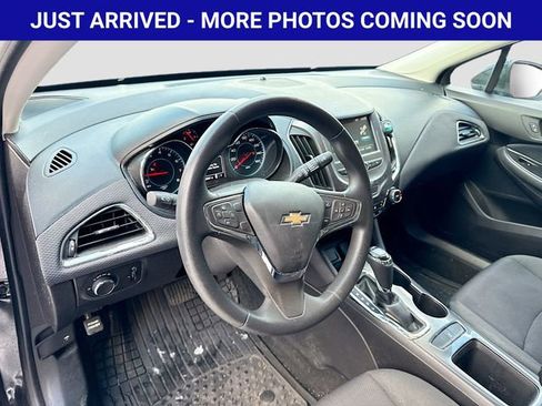 Used 2016 Chevrolet Cruze LT w/ Convenience Package image 11