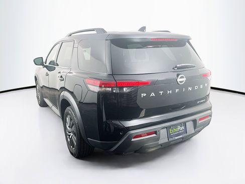 Used 2024 Nissan Pathfinder SV AWD/4WD image 5