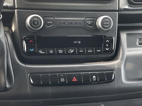 Used 2025 RAM ProMaster 2500 w/ U-Haul Equipment Group FWD image 24